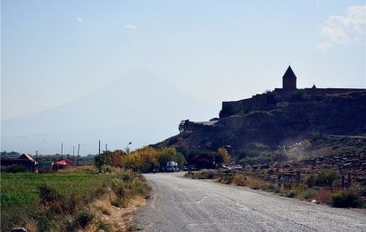 [新聞] 亞美尼亞，世界上第一個將基督教定為國教的國家。亞拉臘山，大洪水後諾亞方舟停靠的地方。